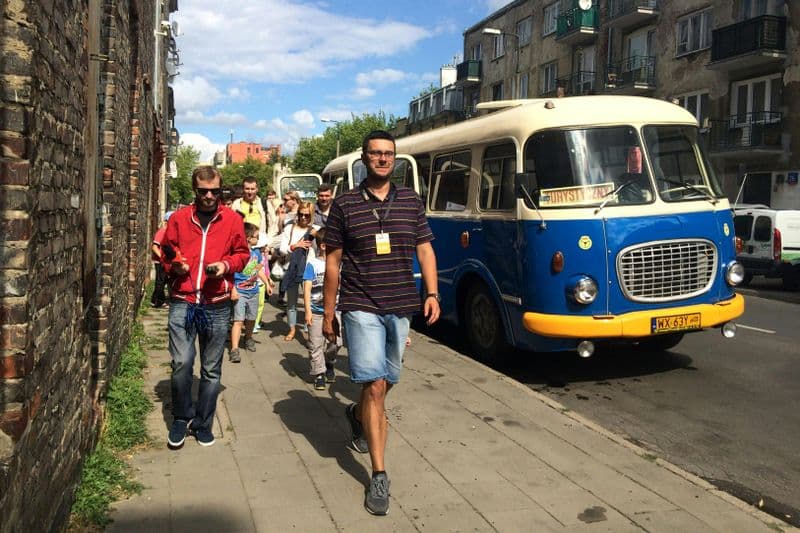 Visite en bus rétro du côté obscur de Varsovie