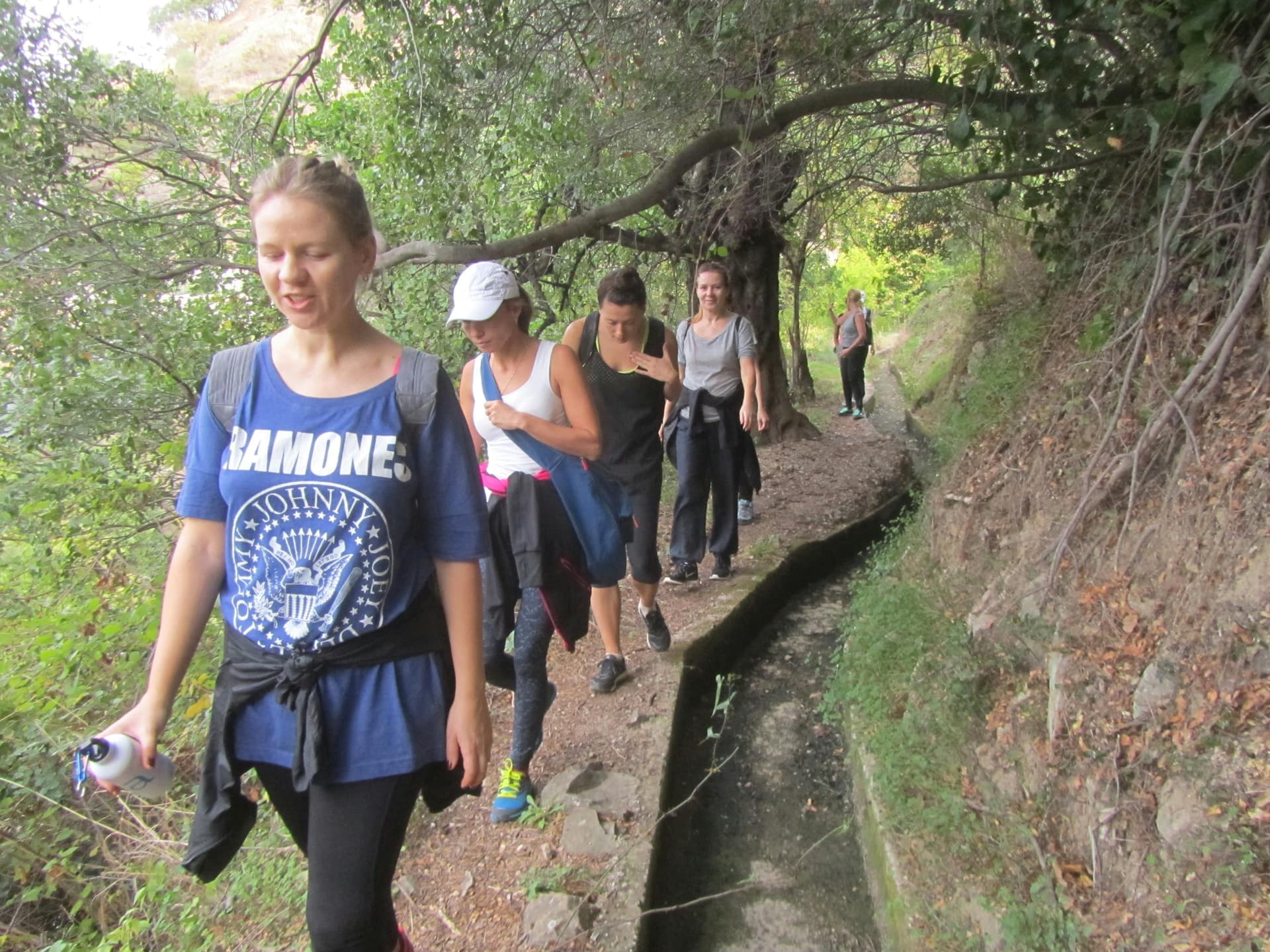 Randonnée dans le village d'Istán