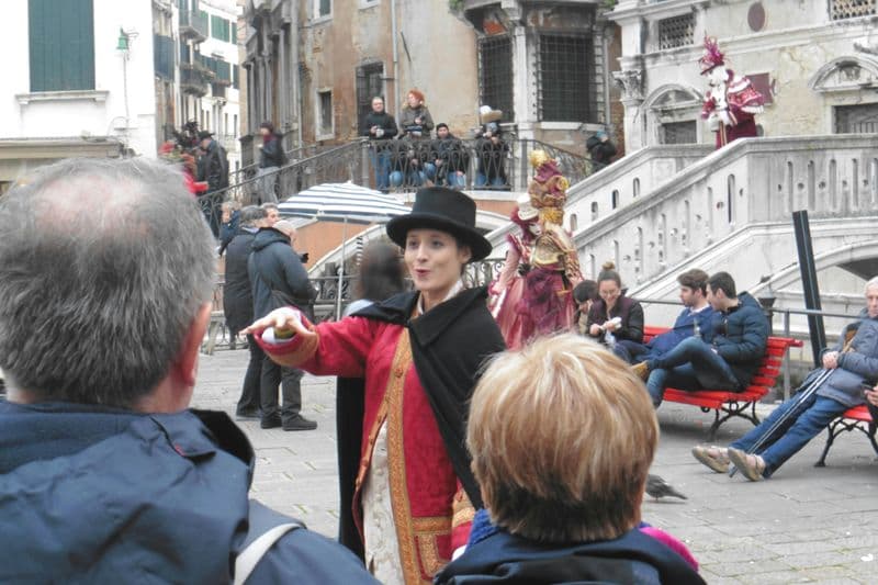 Visite pendant le Carnaval - Théâtre itinérant