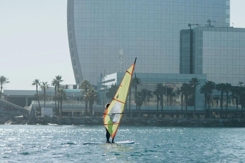 Barcelone : Cours de planche à voile avec guide