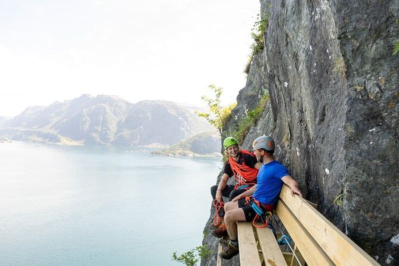 Hornelen Via Ferrata Mur des Sorcières Aventure d'escalade