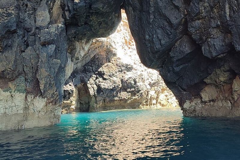 Plages secrètes et grottes de Sesimbra avec plongée en apnée