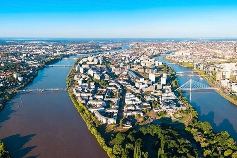 Visite à pied des incontournables de Nantes avec un guide