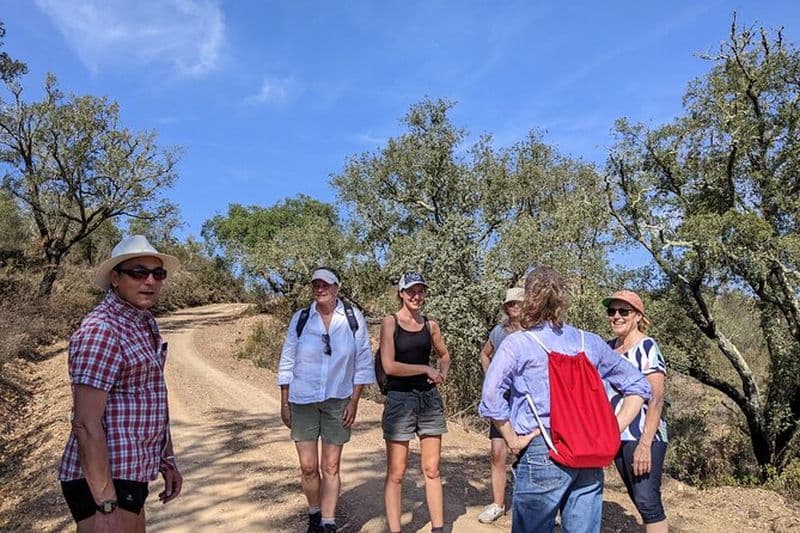 Marcher, faire de la randonnée et manger pour un groupe privé