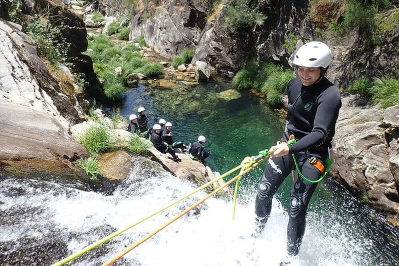 Depuis Arouca : Canyoning Découverte - Circuit Aventure