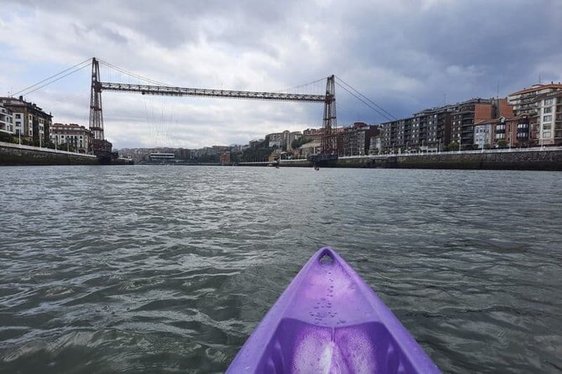 Excursion privée en kayak le long de la côte de Getxo et du pont suspendu