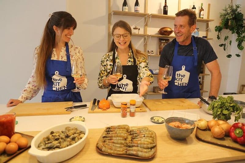 Visite du marché local et cours de cuisine portugaise aux fruits de mer