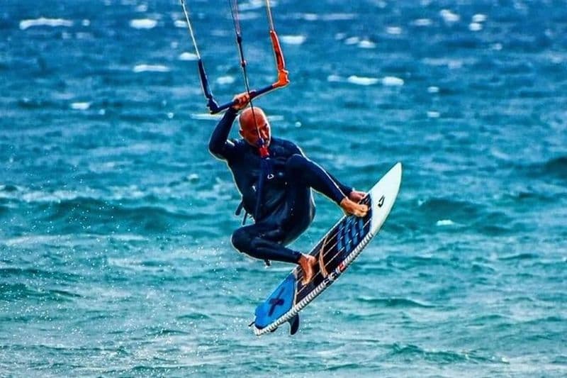 Cours de base de kitesurf