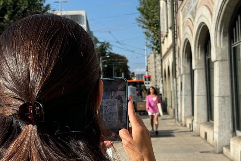 Visitez Carouge Avec Un Jeu de Piste Historique sur Smartphone