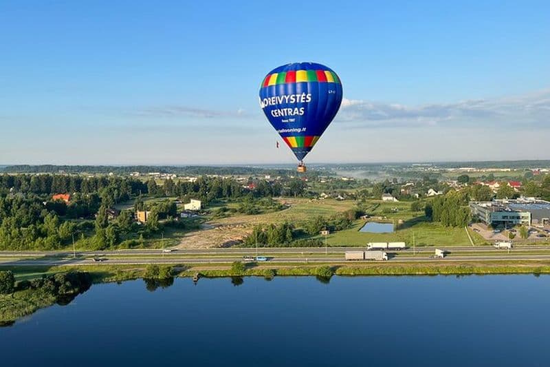 Vol en montgolfière au-dessus de Vilnius ou Trakai en Lituanie