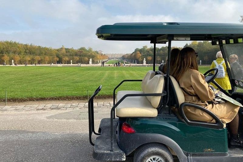 Visite privée du palais royal et des jardins de Versailles en voiturette de golf
