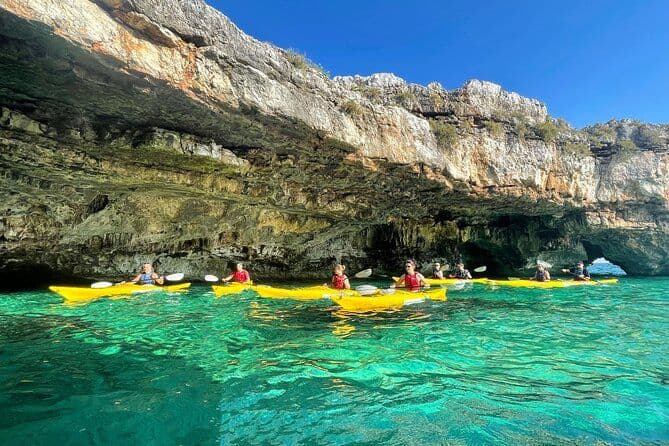 Excursion en kayak à Leuca + arrêt baignade + randonnée dans les grottes