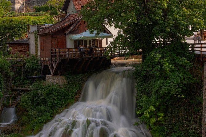Visite du village de Rastoke the Millers et des grottes de Barac avec dégustation de fromages