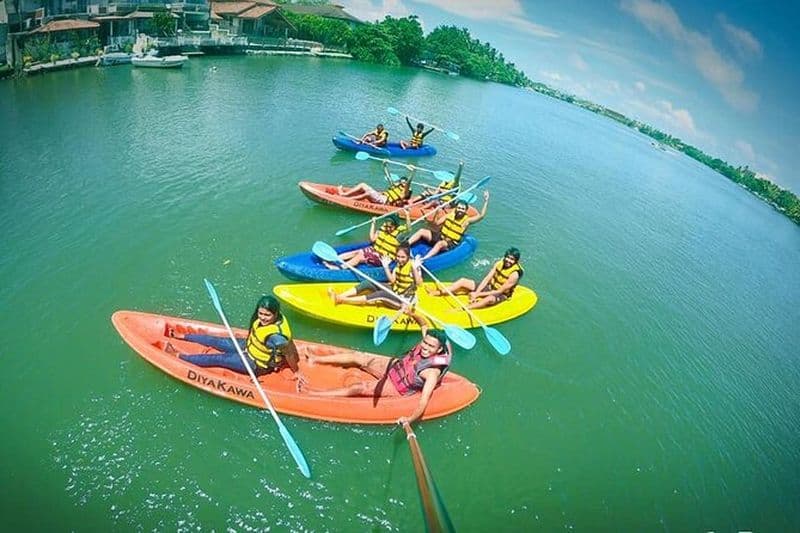 Pêche au lagon / Balade en canapé / / Canoë à Bentota Sri Lanka