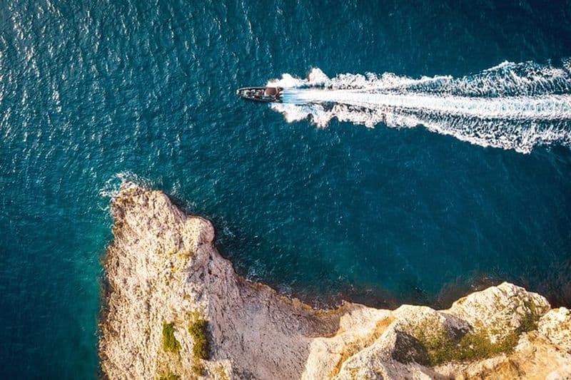 Excursion d'une journée à Brac, Hvar et Solta: Plongée avec tuba, vin et déjeuner au départ de Split