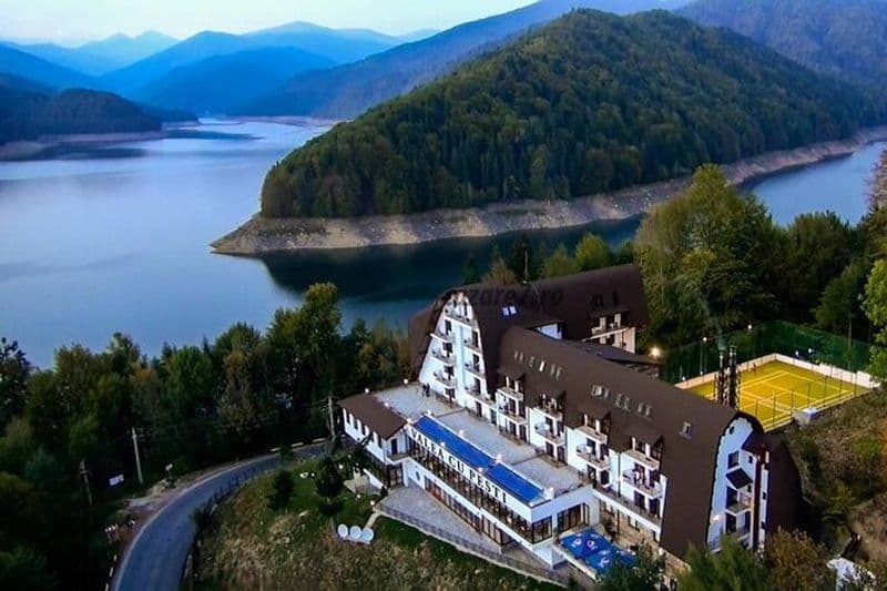 Safari paysager sur Top Gear Road et Ancient Rock Church