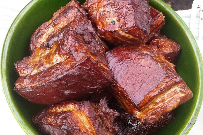 Cours de cuisine privé et dîner avec la famille lettone