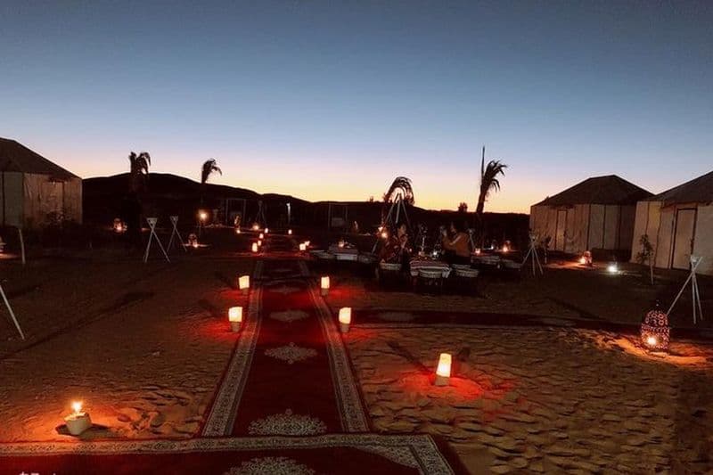 Circuit de 3 jours dans le désert de Fès aux dunes de Merzouga et randonnée à dos de chameau se terminant à Marrakech