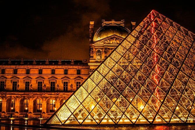Paris Darkest Tales A Night of Secrets and Legendary Bar Tour