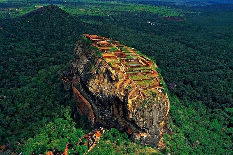 Excursion d'une journée à Sigiriya Lion Rock & Dambulla Cave Temple au départ de Colombo