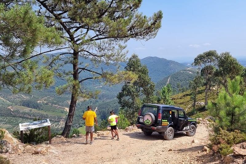 Excursion privée en 4x4 dans les montagnes au départ de Porto