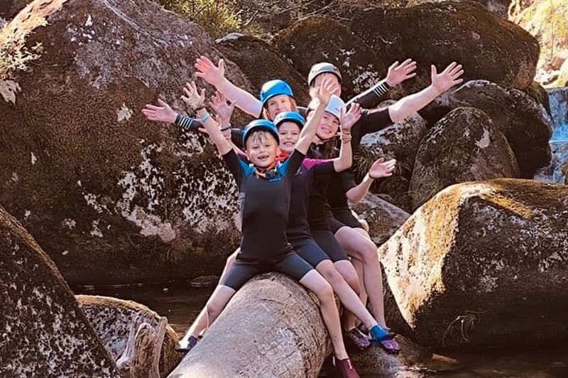 Randonnée fluviale/canyoning doux à travers des lagons sauvages et des cascades