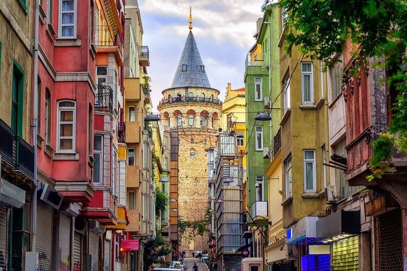 Visite privée de la tour de Galata et de Karaköy à Istanbul avec accès coupe-file