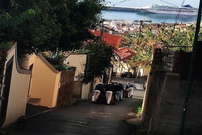 Vallée des Soeurs / Monte avec balade en traîneau.