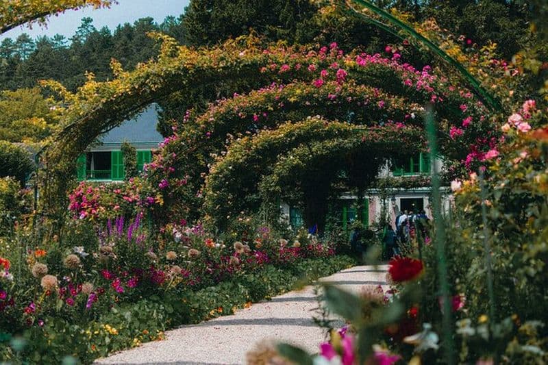 Giverny Gems: visite guidée à pied exclusive