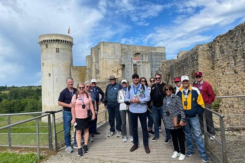 Visite de la Normandie médiévale avec un morceau de fromage et une gorgée de cidre