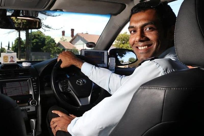 Taxi privé 247 de l’aéroport CMB à Colombo prix le plus bas en monospace, voiture, minibus