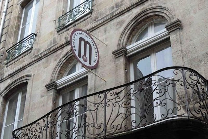 Visite du musée du vin et du négoce de Bordeaux avec dégustation de vin