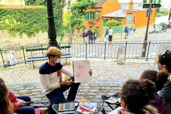 Atelier Dessin / carnet créatif lors d'une Balade insolite à Montmartre