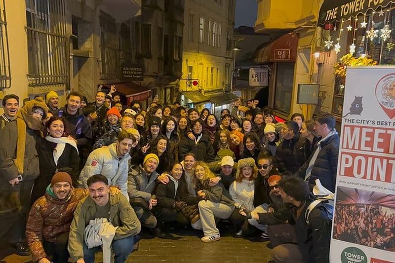 Istanbul Pub Crawl : Shots & Stories