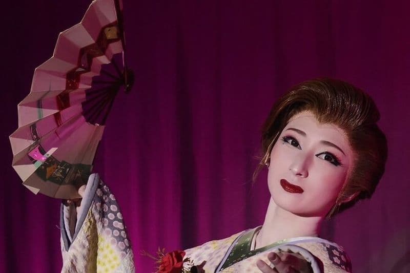 Matcha et danse japonaise avec kimono et expérience photographique
