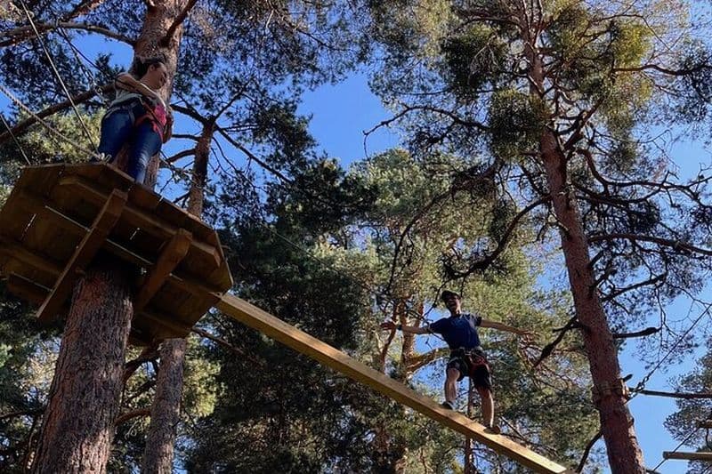 Expérience de tyrolienne dans la Sierra de Guadarrama