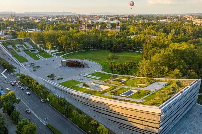 Visite privée standard de la Place des Héros