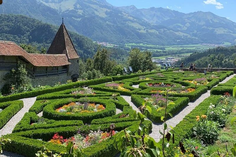Château de Gruyères, fromage et chocolat en petit groupe | From Bern
