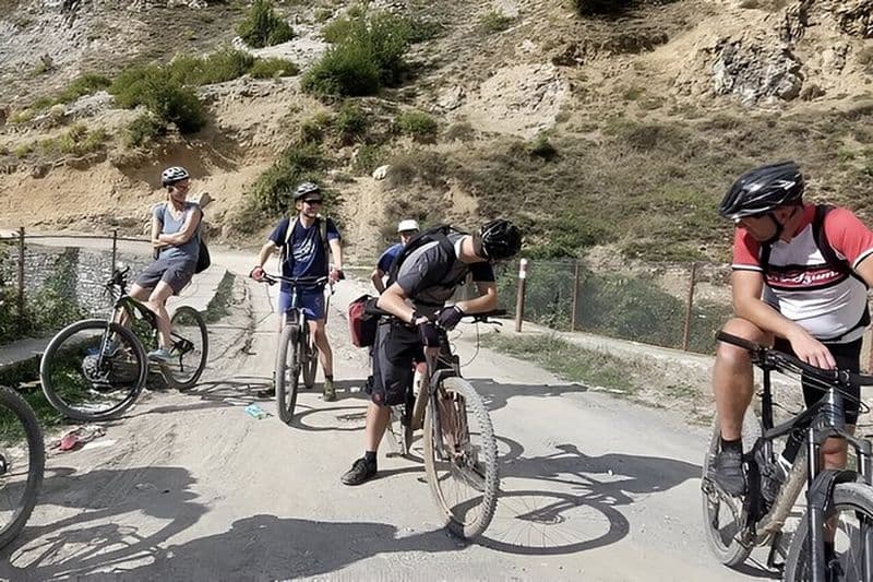 VTT autour des collines de Tirana