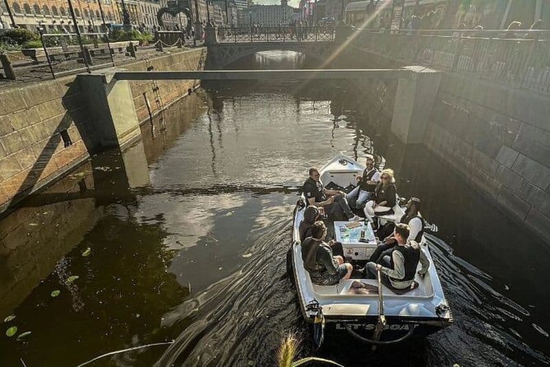 Bateau électrique autonome dans les canaux