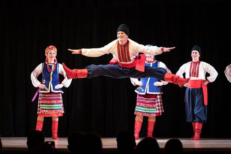 Nouvel Archange Danseurs Spectacle de danse folklorique russe et ukrainienne