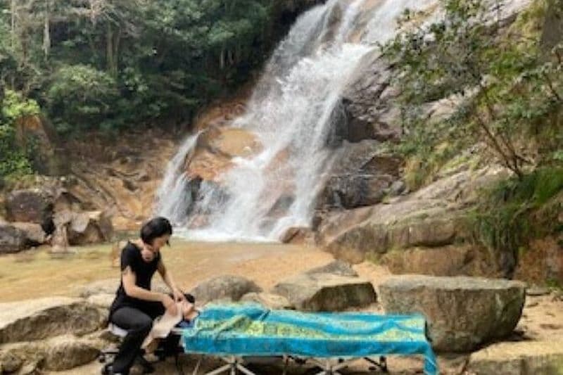 SPA relaxant et retraite pittoresque de source chaude