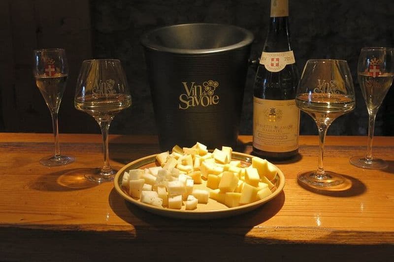 Dégustation privée de fromage et de vin de Savoie à Chamonix
