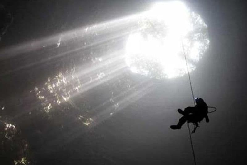 Spéléologie et visite des plages de gondole