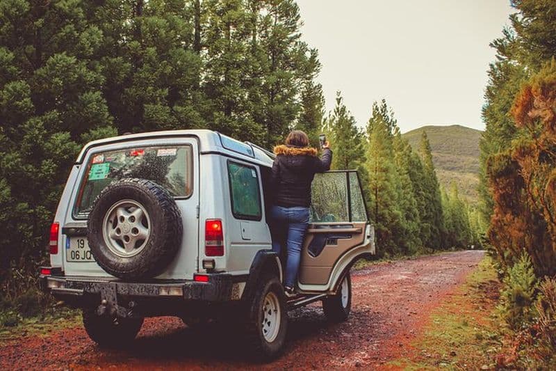 D'Angra: Excursion d'une journée en jeep sur l'île de Terceira (visite partagée)