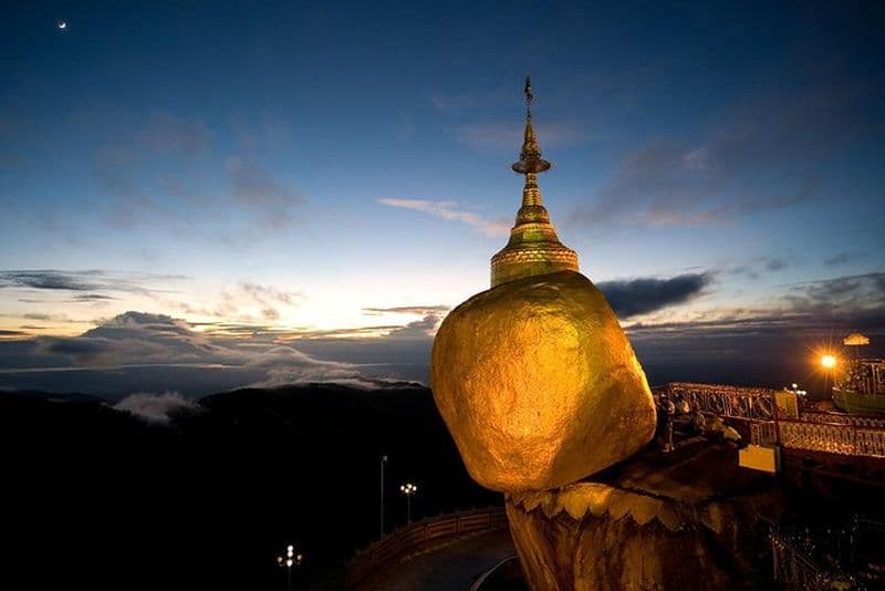 Visite privée d'une nuit de Golden Rock et de Bago au départ de Yangon