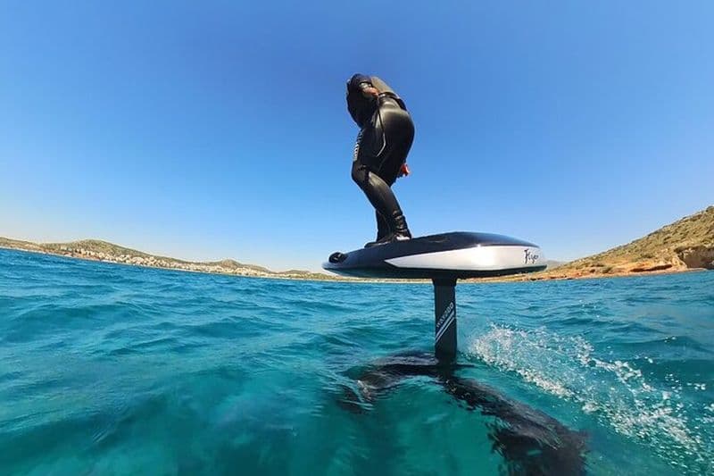 Efoil et sports nautiques à Athènes