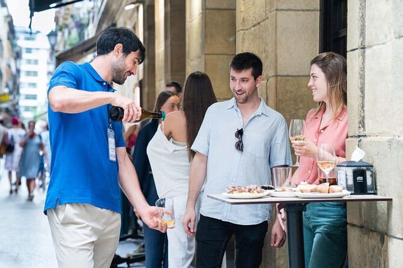 Dégustation de pintxos à Bilbao accompagnée de vins espagnols