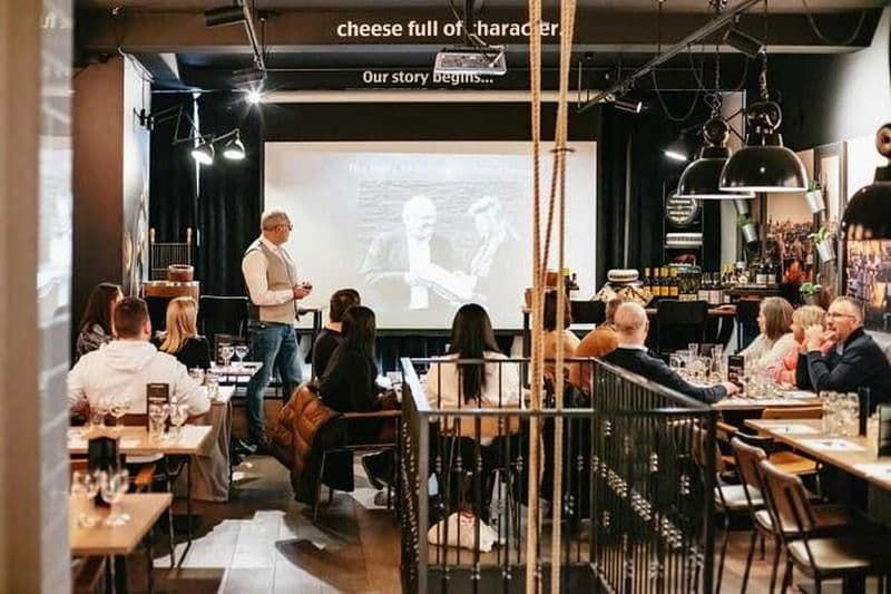 Dégustation de vins et fromages à Amsterdam