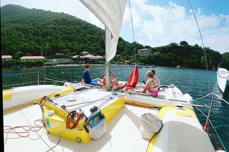 Deux Heures de Voile et Détente dans la Baie des Saintes